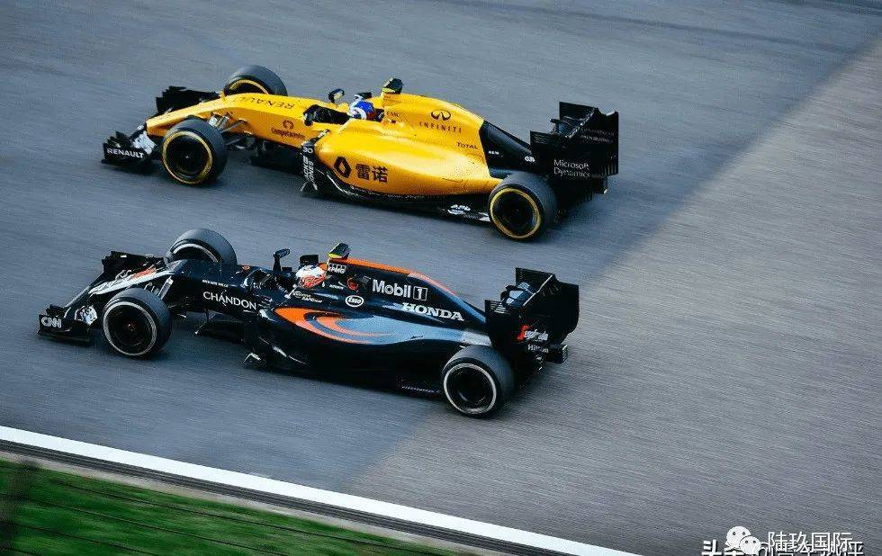 雷诺车队横扫红牛二队,拉塞尔惊艳四座 雷诺车队横扫红牛二队,拉塞尔惊艳四座