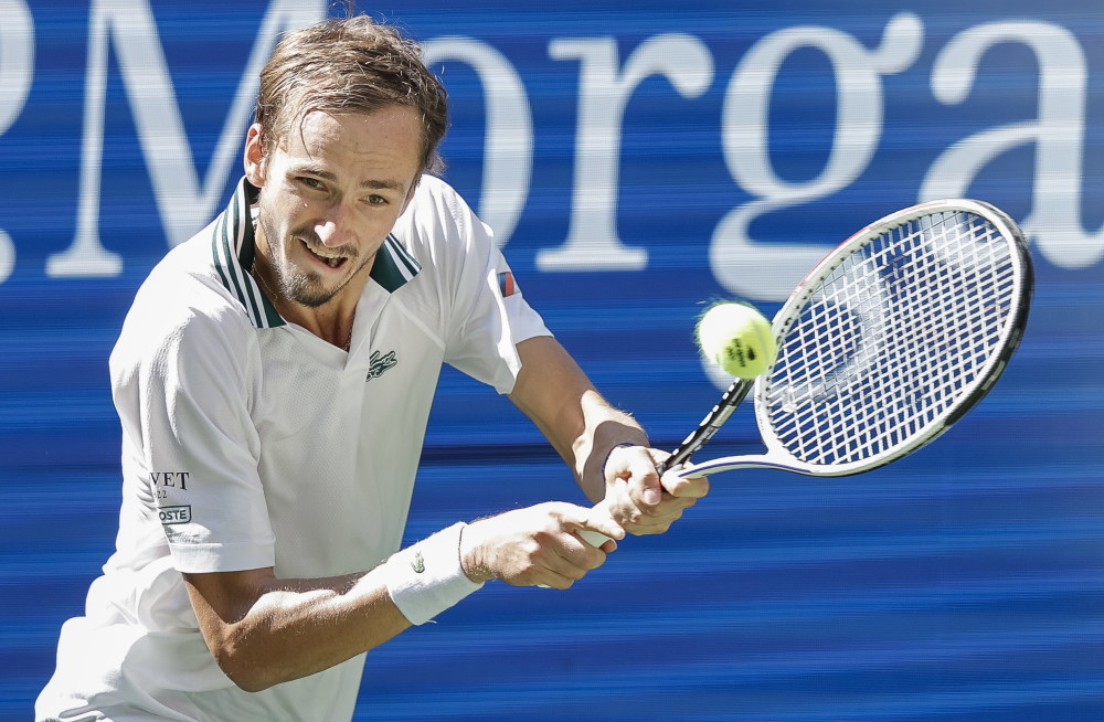 戴维斯杯力克美网,梅德韦杰夫惊艳四座 戴维斯杯力克美网,梅德韦杰夫惊艳四座