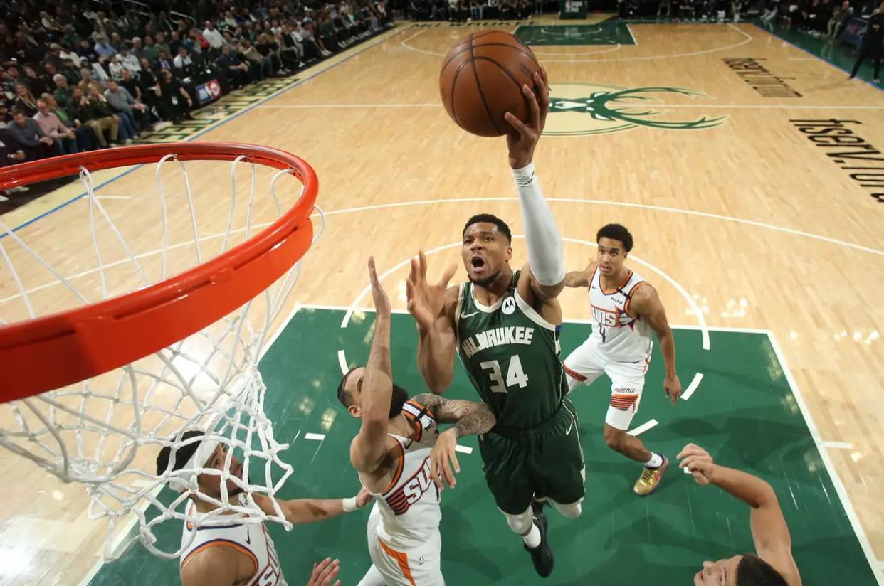 尼克斯爆冷胜掘金，灰熊惨败开拓者