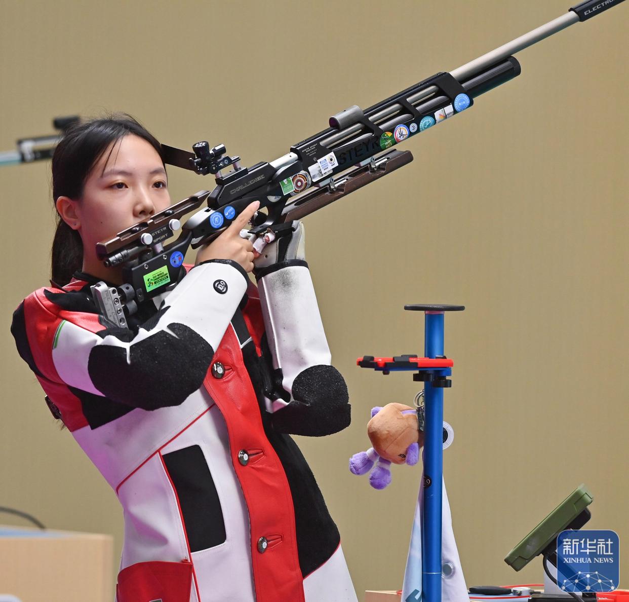 英国射击选手突破自我夺得冠军