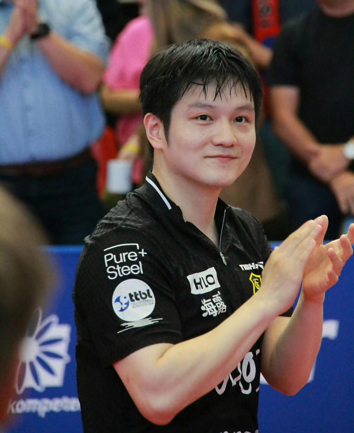 英格兰队横扫韩国队,樊振东统治全场 英格兰队横扫韩国队,樊振东统治全场