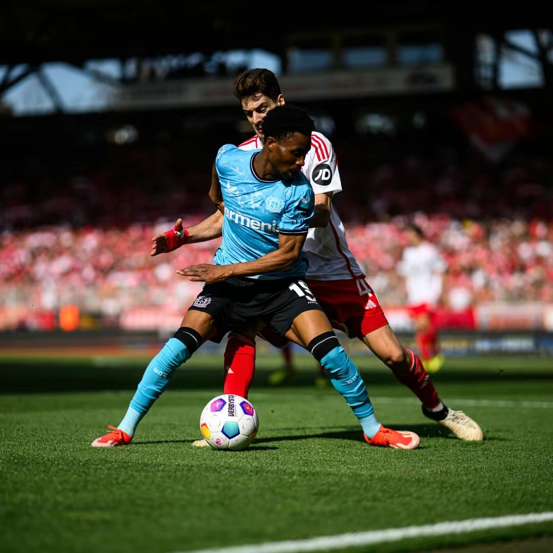 惊心动魄！法甲精彩对决震撼全场观众