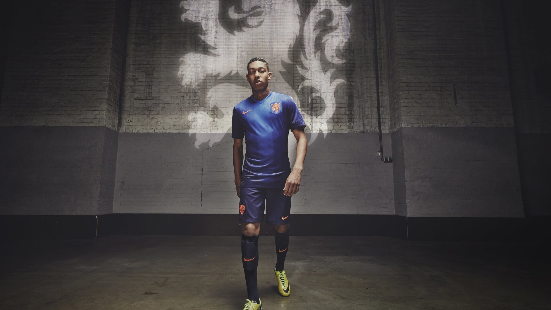 巴西狂胜罗马，迪亚斯关键先生引领战术革命