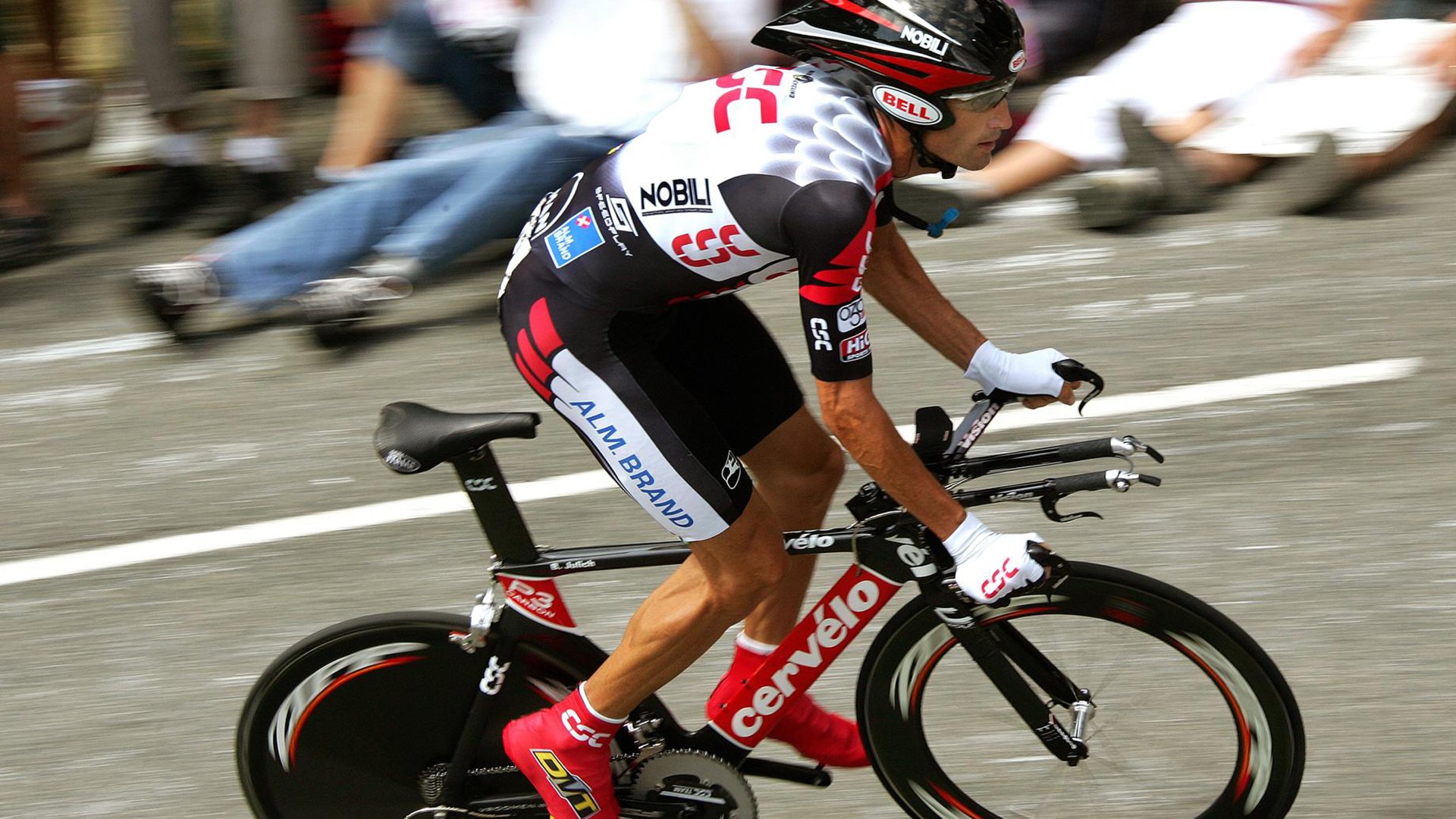 生死边缘的绝杀，广东队抢七险胜广厦，挺进半决赛