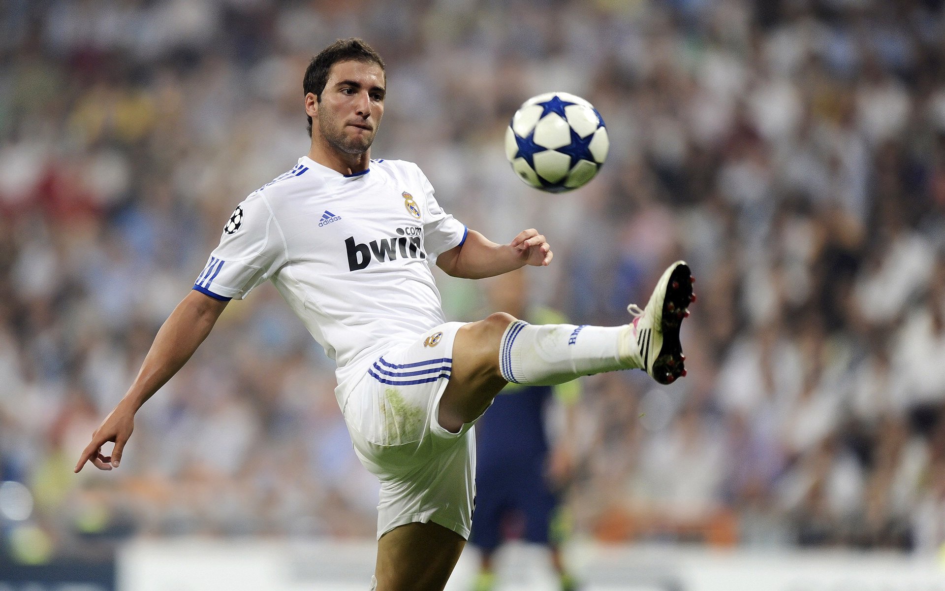 绝境方显英雄色，詹姆斯末节统治力诠释何为唯一性