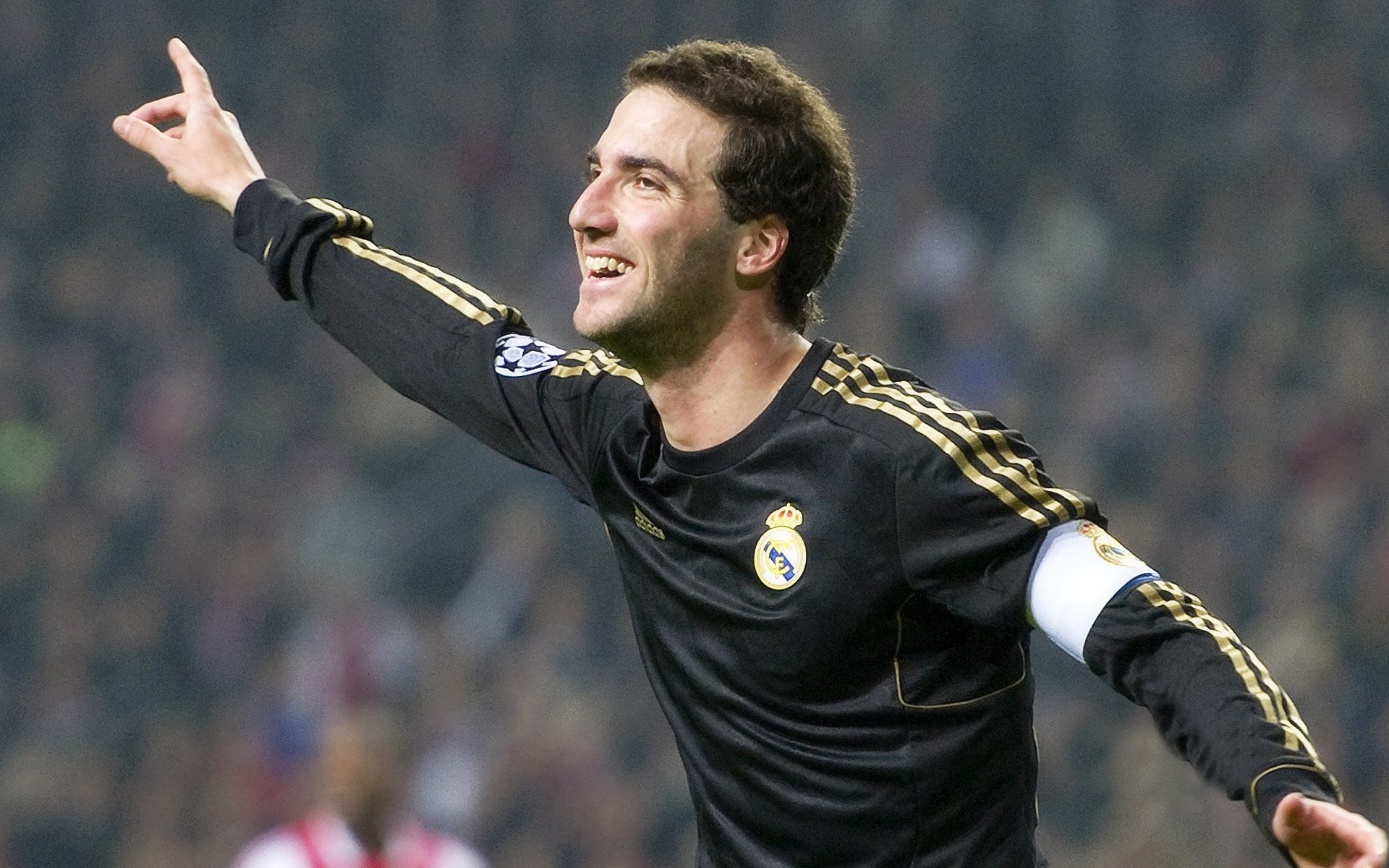 赛道与资本的双重游戏，迪亚斯F1争冠背后的美国体育收割逻辑